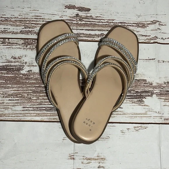 ✨ Sparkly Sandals - Picture 1 of 2